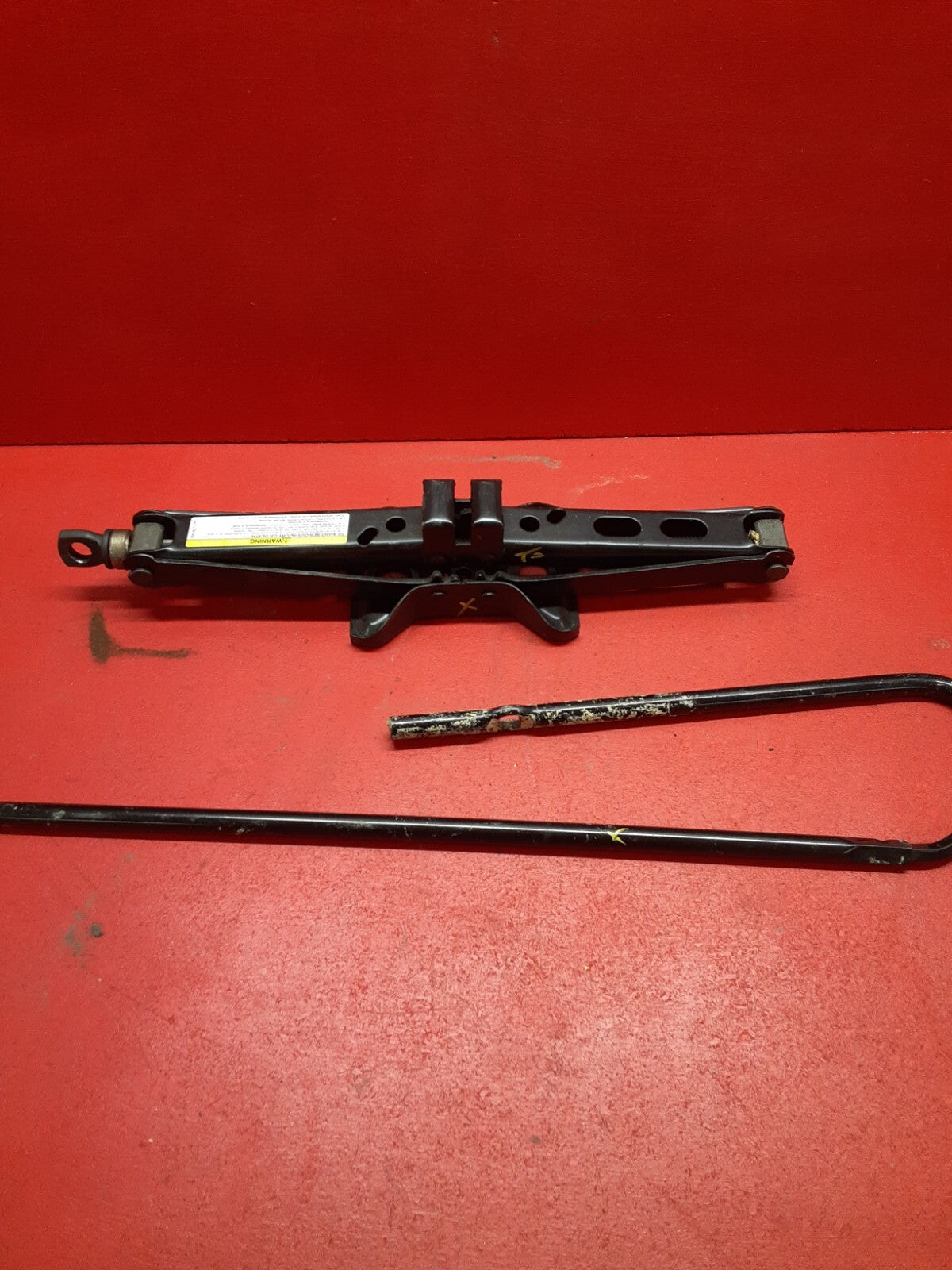 2000 - 2004 Jeep Grand Cherokee Spare Tire Scissor Jack Set W/ Tool 52080427AA