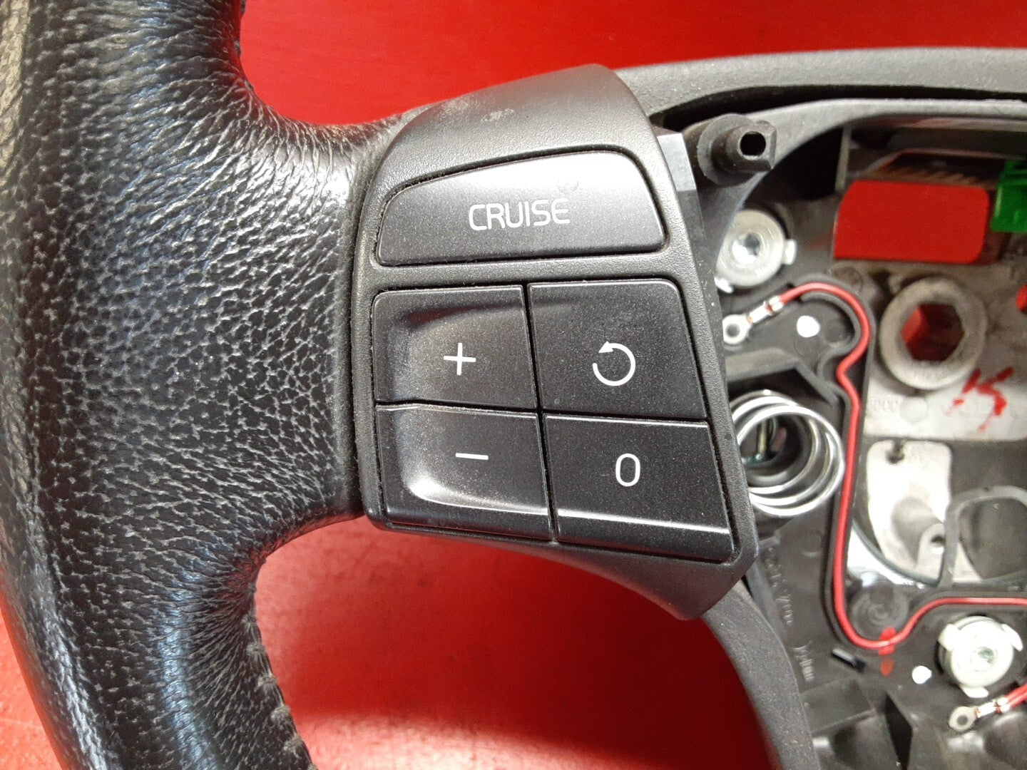 2007 Volvo V50 Steering Wheel w/ Navigation 30764361
