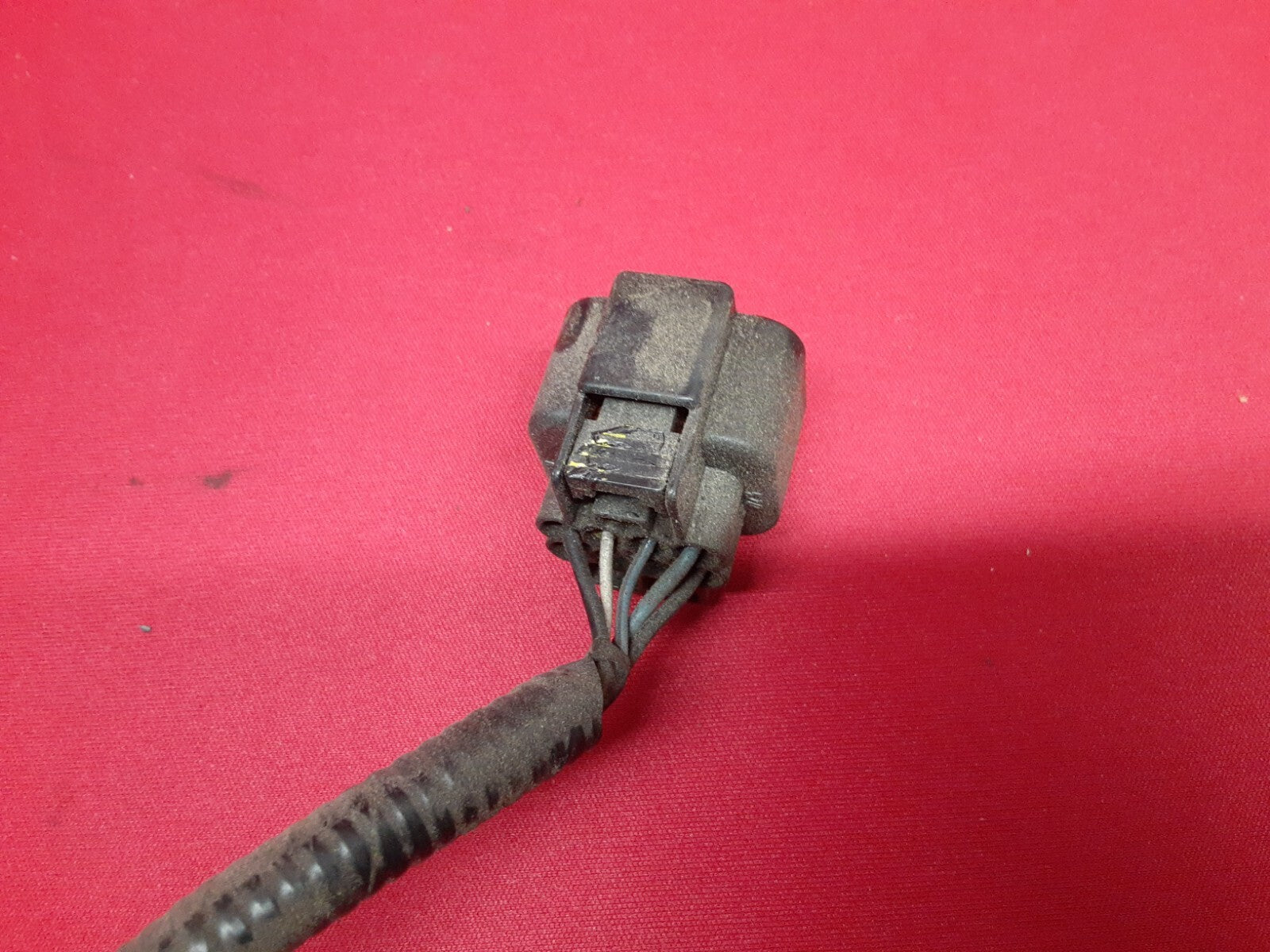 2011 - 2015 Chevy Volt RIGHT PASSENGER Headlight Lamp Halogen 22769171   PIGTAIL