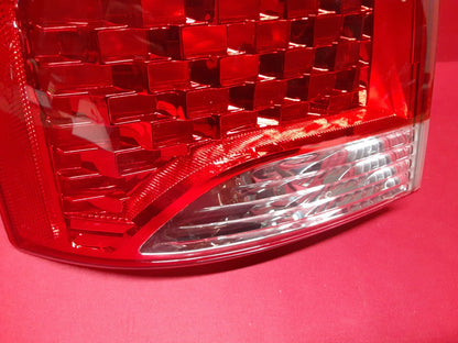 2011 - 2013 Kia Sorento LEFT Tail Light Lamp on Body HALOGEN 92401-1U000