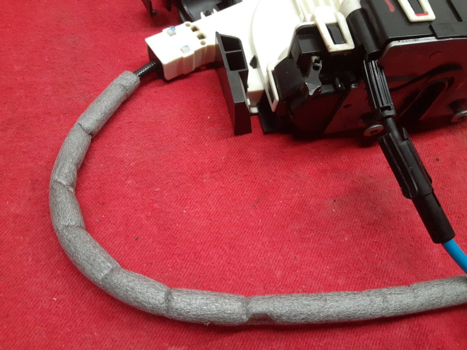 2008 - 2014 Mercedes C250 C300 C350 LEFT DRIVER REAR Door Lock Actuator