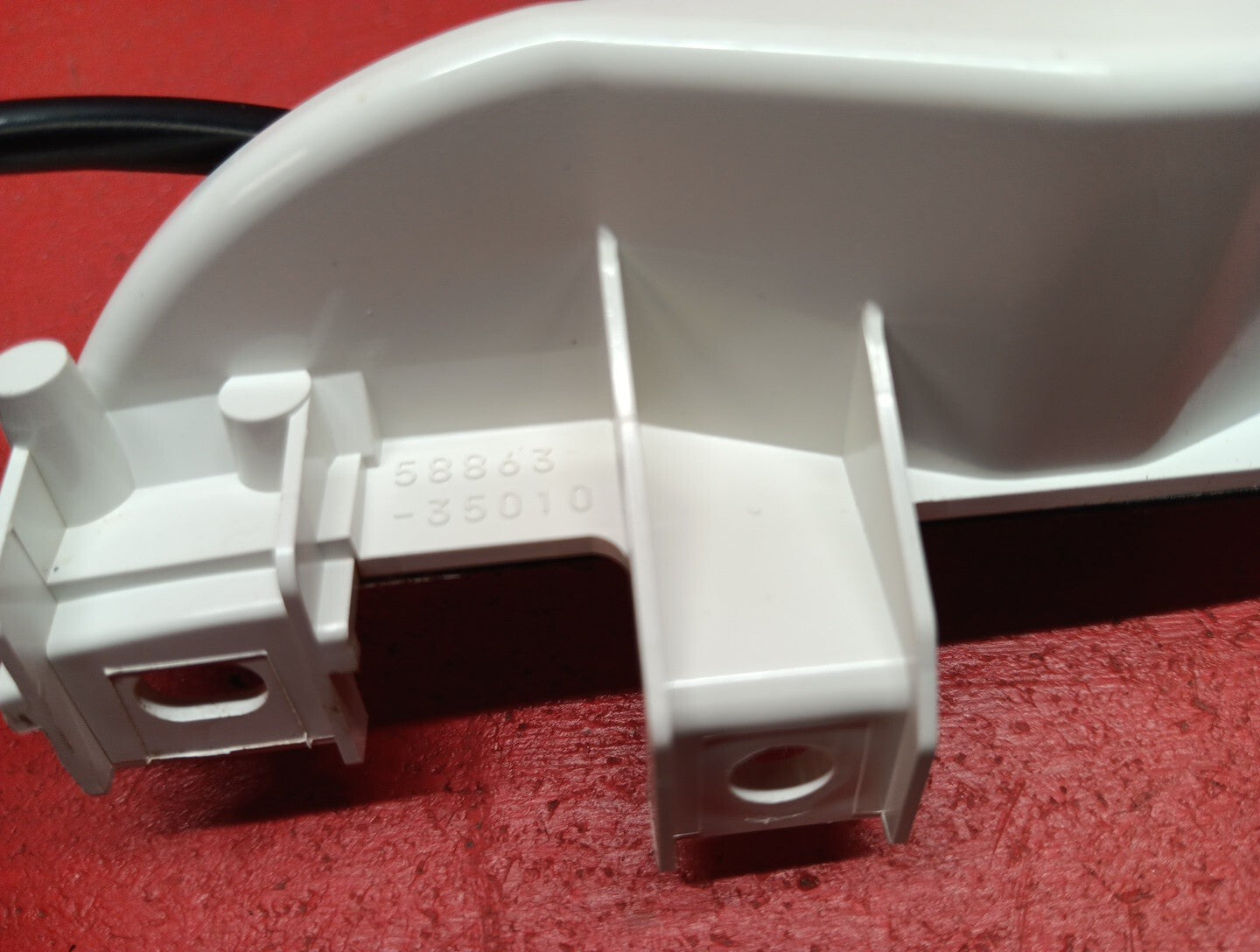 2003 - 2009 Toyota 4Runner Center Console Light Lamp w/ Support 58863-35010