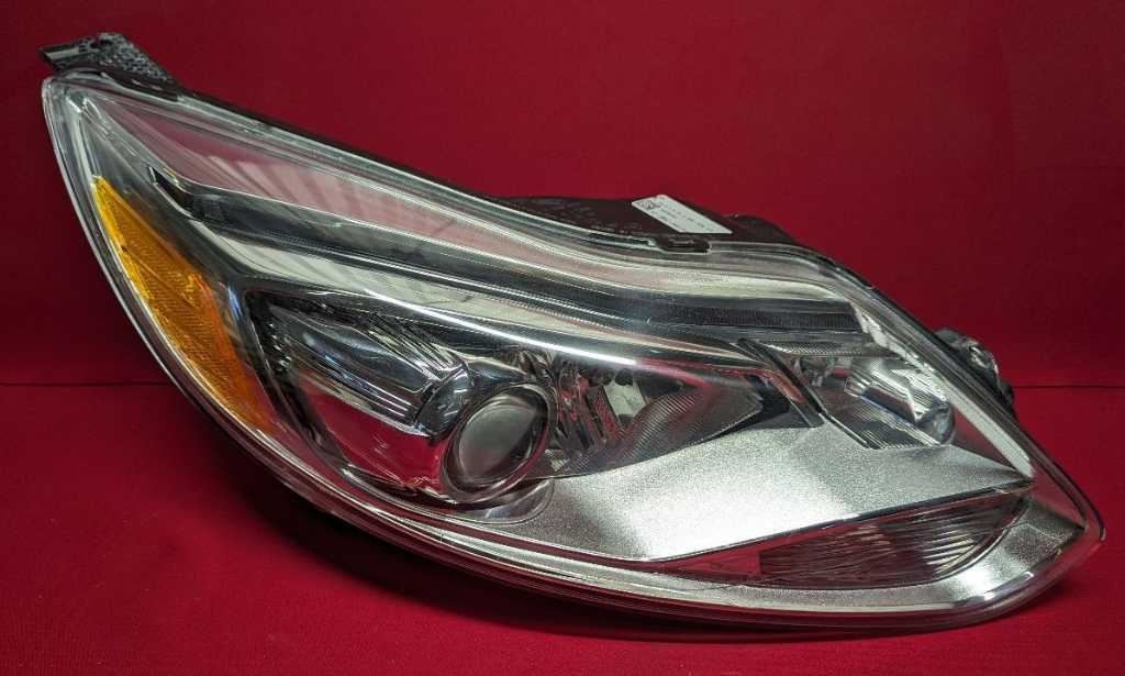2012-2018 Ford Focus EV Electric RIGHT PASSENGER Headlight Lamp HID Xenon