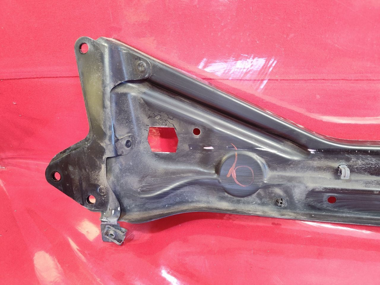 2006-2011 Mercedes CLS-Class V8 Center Upper Radiator Support Tie Bar Bracket