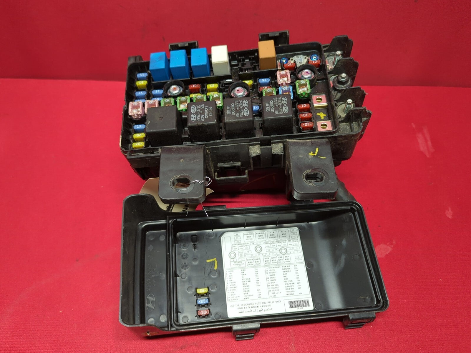 2009 2010 Hyundai Sonata 2.4L L4 A/T Engine Fuse Junction Block 91950-3K750