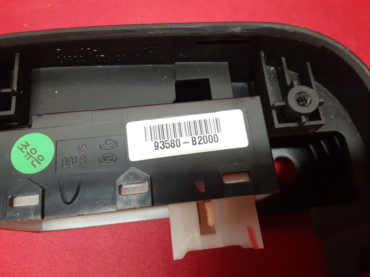 2014 - 2016 Kia Soul LEFT Rear Passenger Window Switch Black	93580 B2000