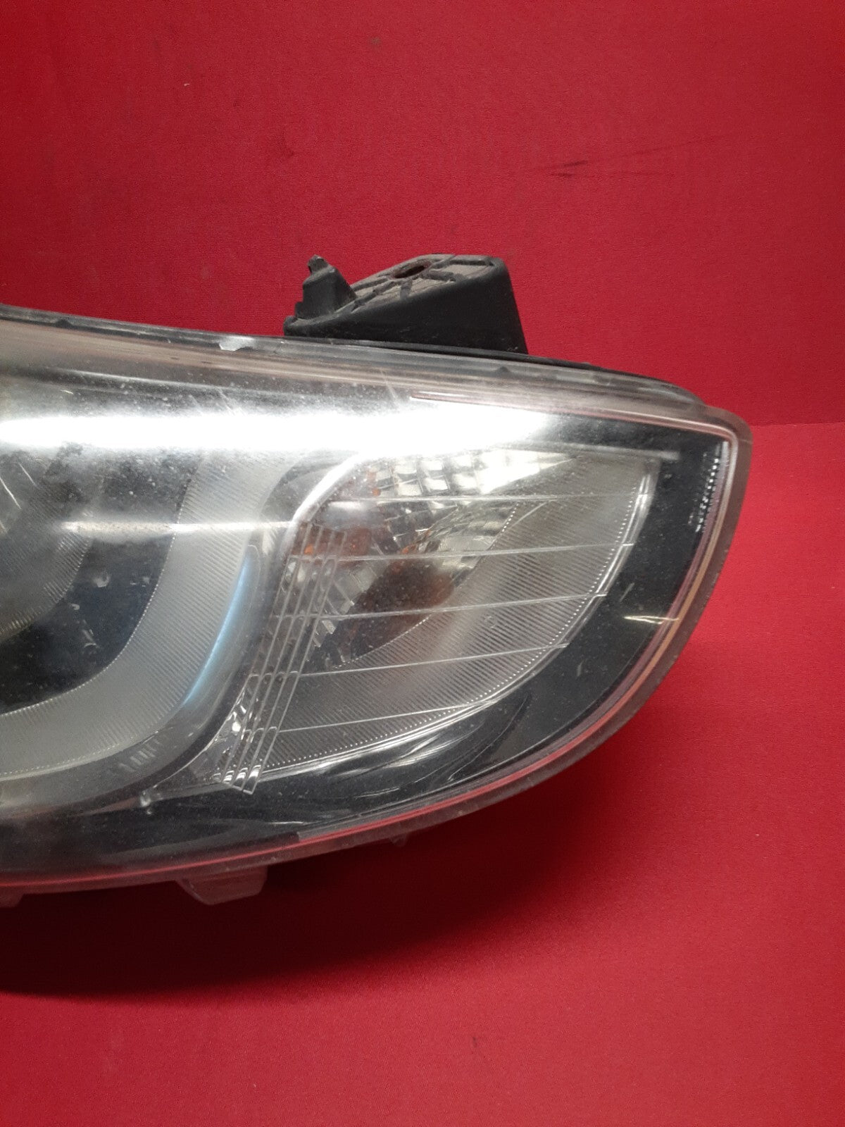 2012 - 2014 Hyundai Accent RIGHT PASSENGER Headlight Lamp Halogen 	92102-1R010