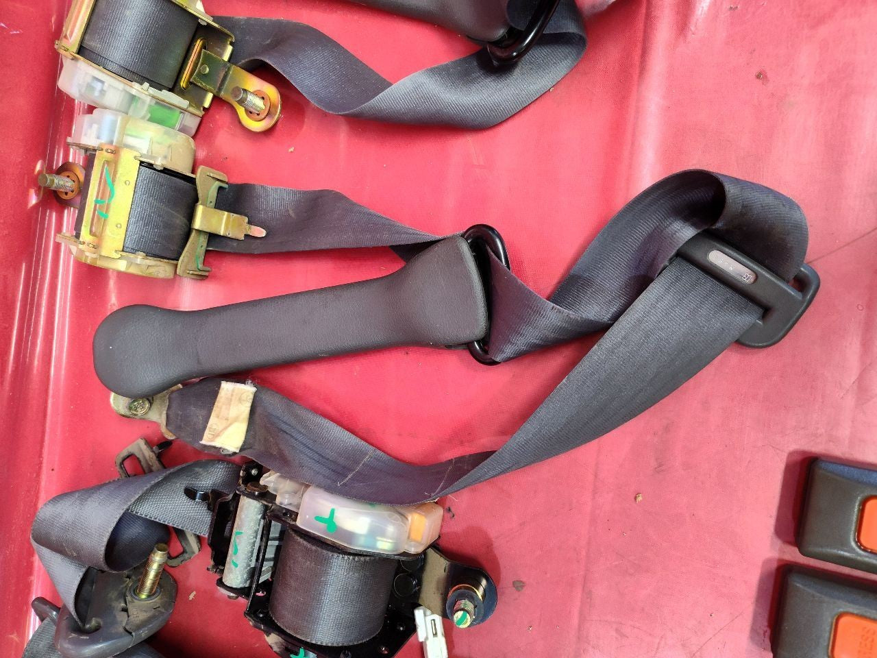 1994 1995 Toyota 4Runner Front / Rear Seat Belt Buckle FULL SET Color Charcoal