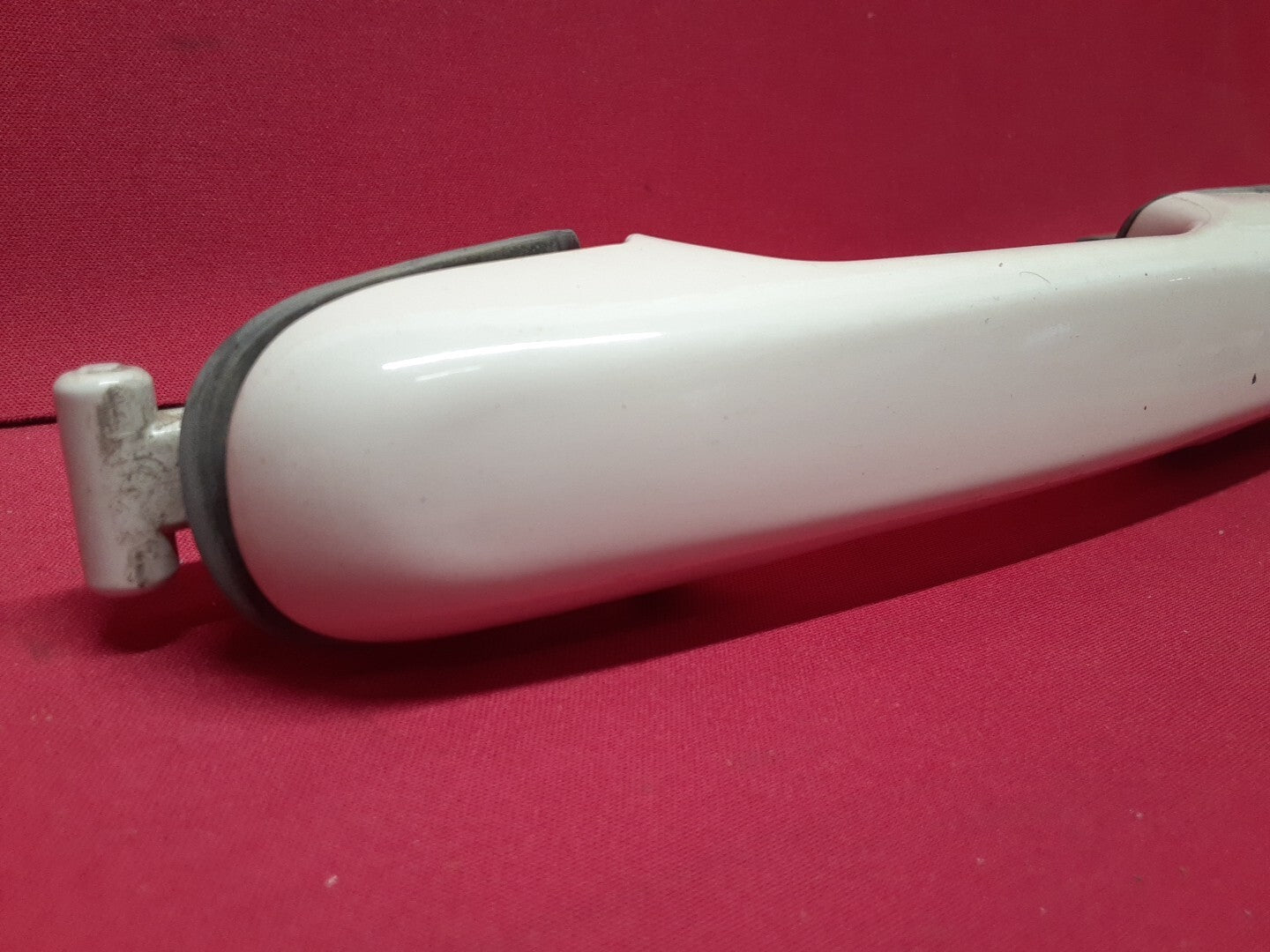 1998 1999 Volvo S70 V70 OUTER LEFT REAR DRIVER Door Handle - 189 Polar White