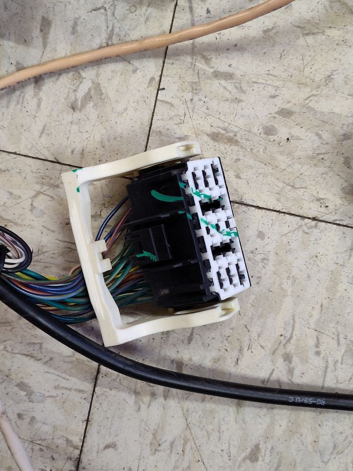 2015-2017 Chrysler Dodge Van Dash Wiring Harness w/ 3-Zone Climate + 6 Speaker
