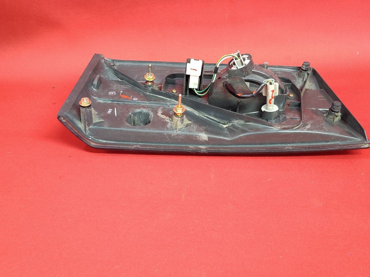 1997-1999 Lexus ES300 RIGHT PASSENGER Deck Trunk Lid Mounted Tail Light Lamp