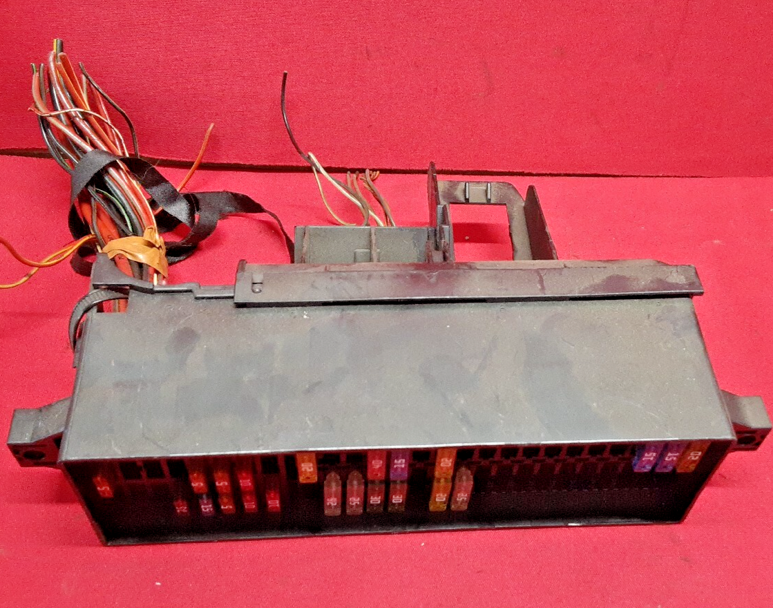 2009 - 2011 VW Volkswagen Tiguan Passenger Compartment Fuse Box 1T1-937-615-B