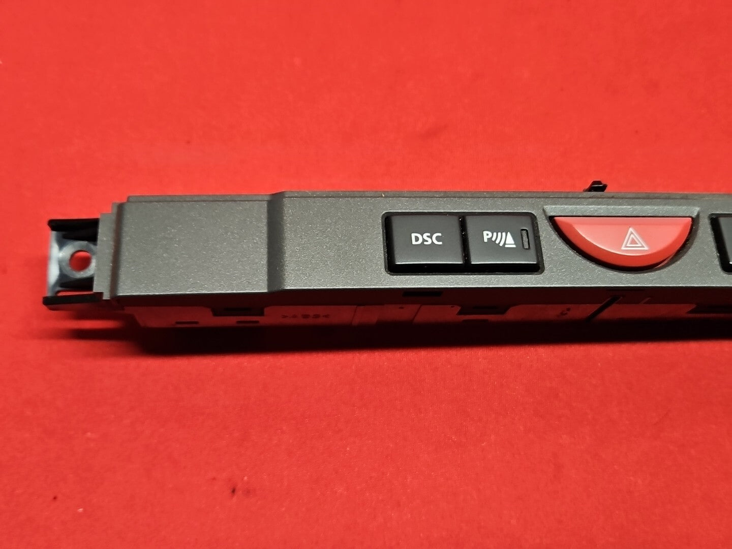 06 - 08 Land Rover Range Rover Sport HSE Dash Hazard / Door Lock Switch Panel