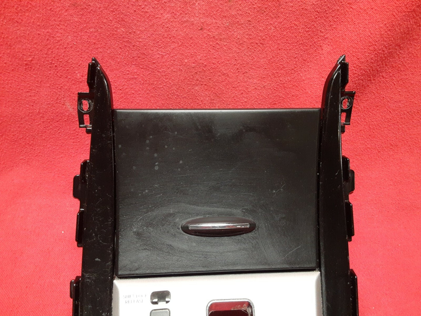 2011 2012 Hyundai Elantra Automatic Transmission Shifter Bezel 12V USB Aux Jack