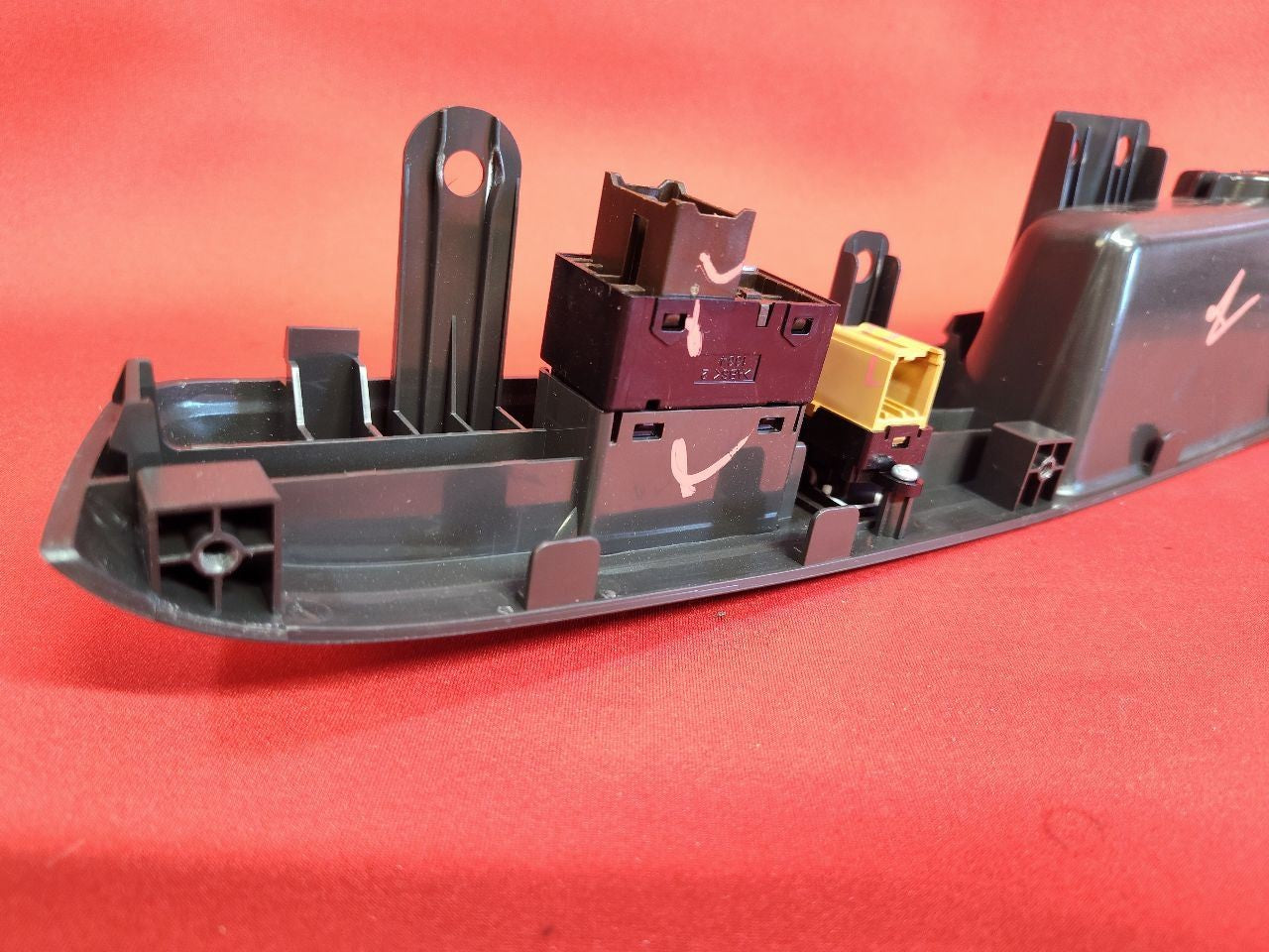 2013-2016 Chevrolet Chevy Spark FRONT RIGHT PASSENGER Door Window Lock Switch