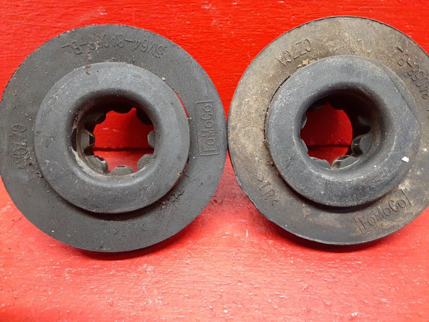 2008 Ford Escape Hybrid Upper Radiator Bracket Lower Bushing Insulator