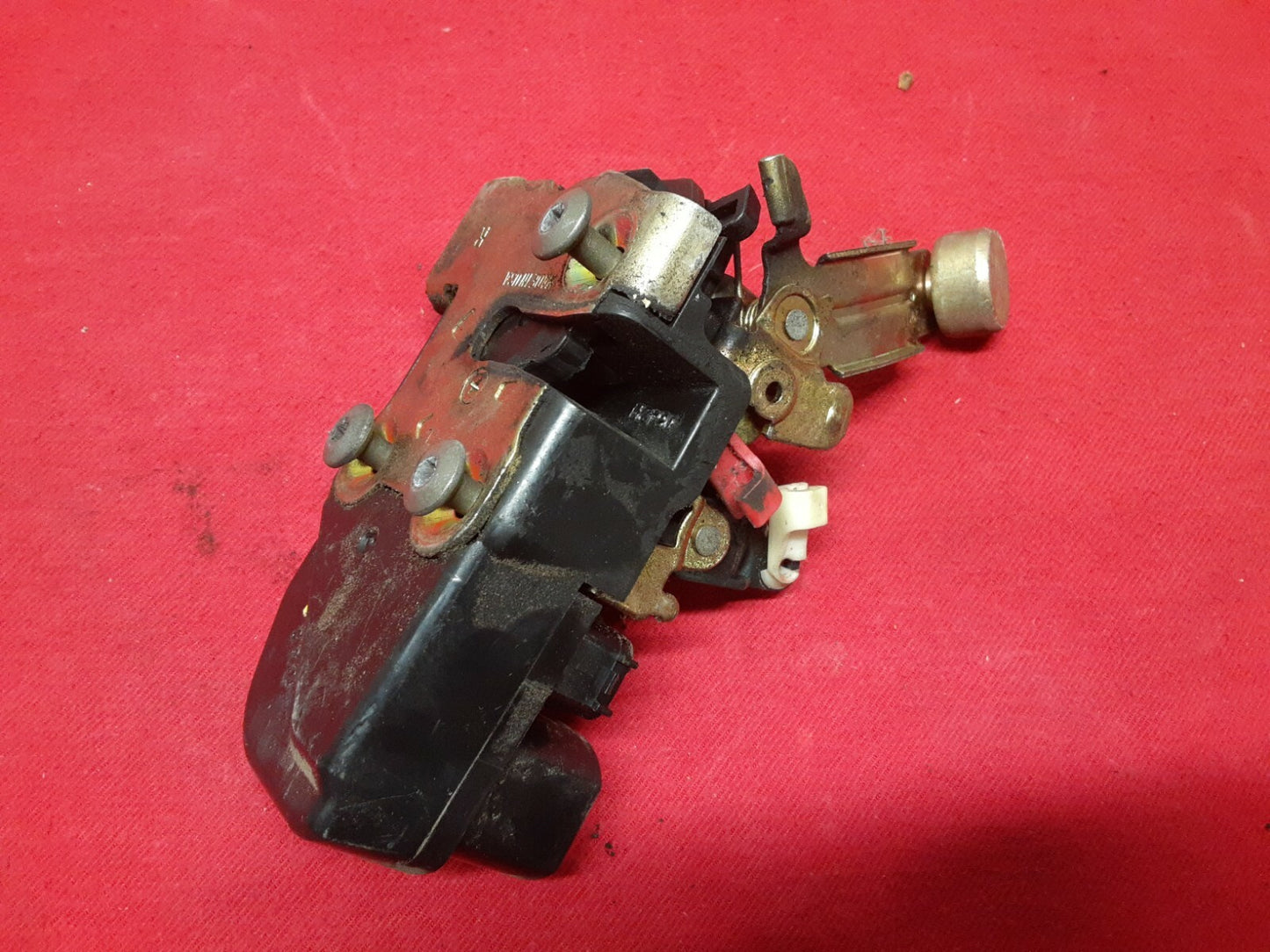 2002 - 2007 Jeep Liberty FRONT PASSENGER RIGHT Door Lock Latch Actuator