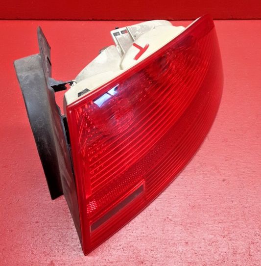 2005-2008 Audi A4 Quattro S4 RS4 RIGHT OUTER Quarter Panel Tail Light Lamp