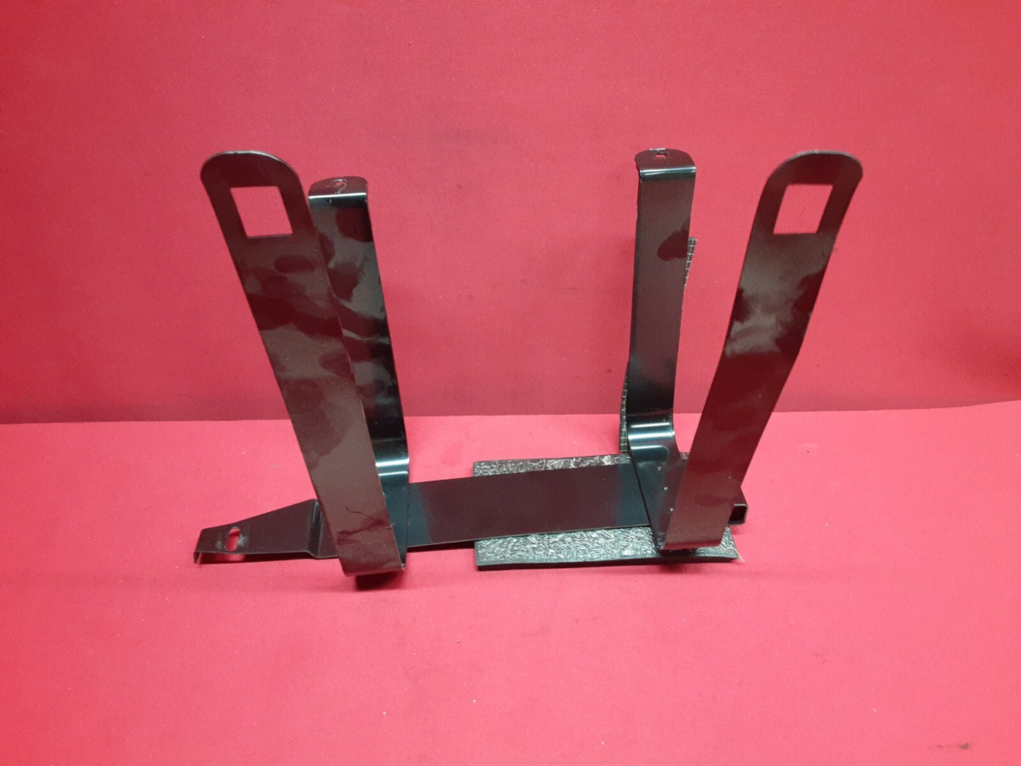 2001 - 2004 Nissan Frontier / Xterra Charcoal Vapor Canister 14950-5S601 BRACKET