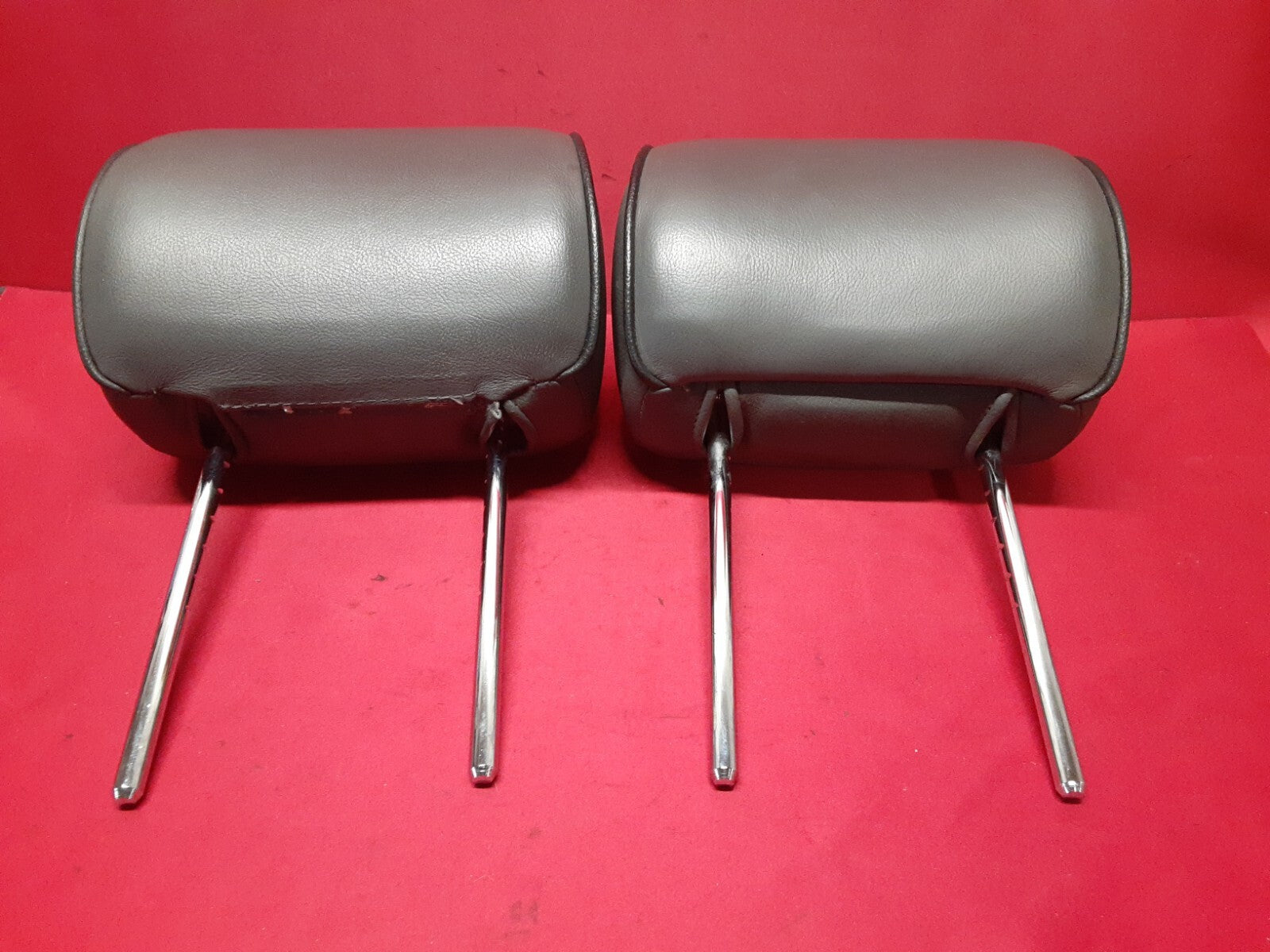 2003 - 2006 Land Range Rover HSE REAR Left Right Headrest Set of 2 Leather