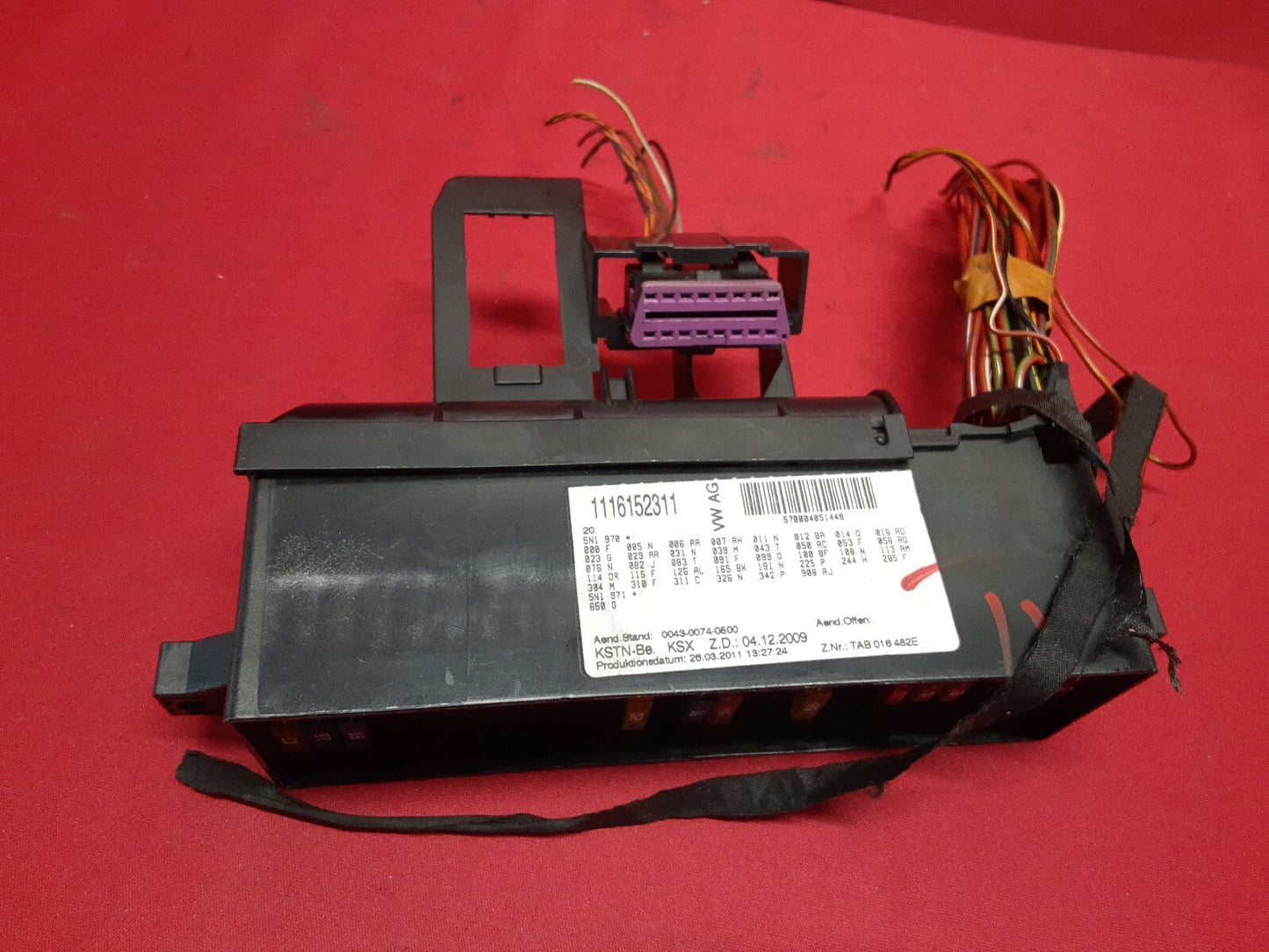2009 - 2011 VW Volkswagen Tiguan Passenger Compartment Fuse Box 1T1-937-615-B