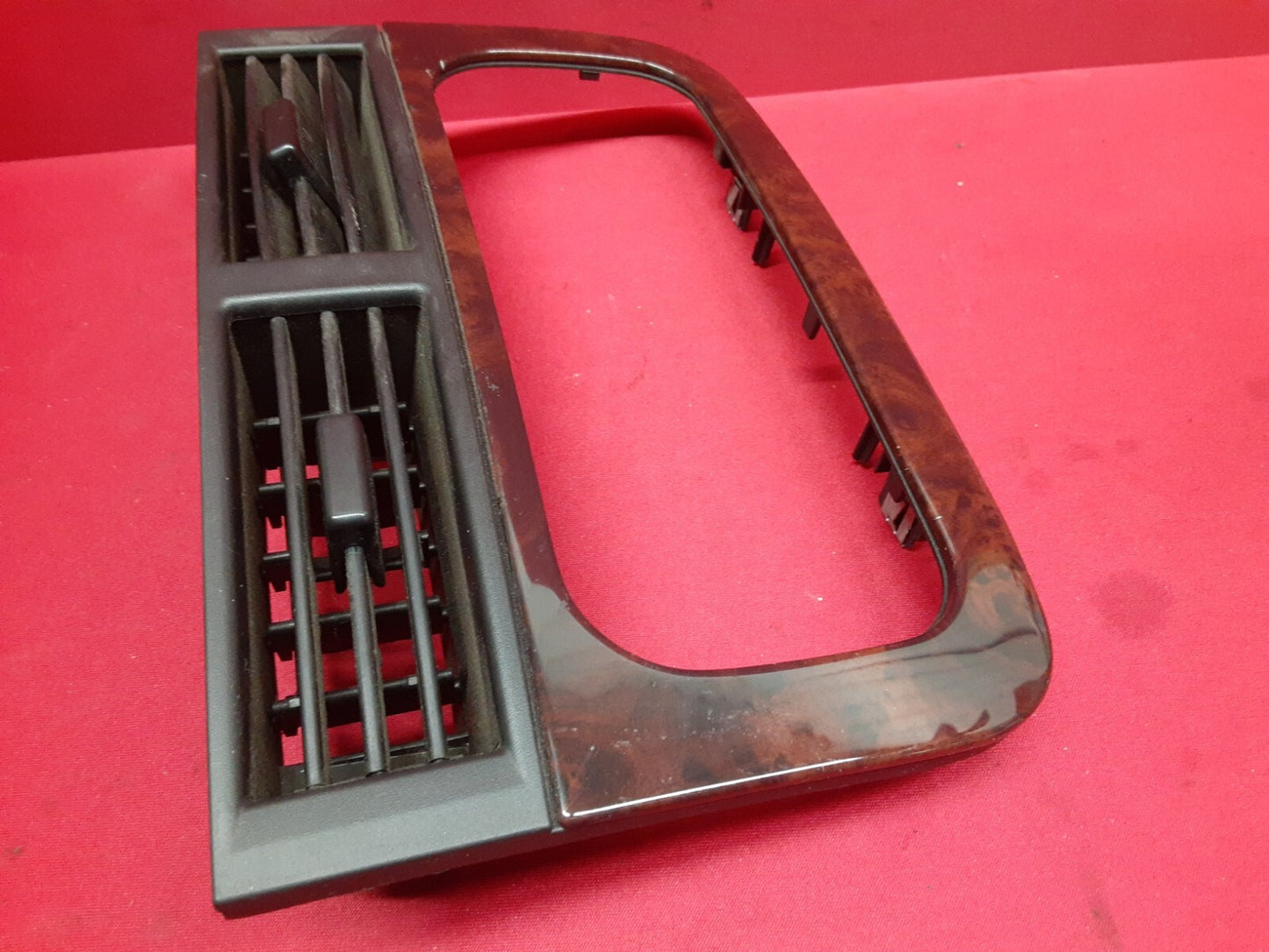 2001 - 2004 Jeep Grand Cherokee Instrument Panel Radio Vent Bezel  55116479AB