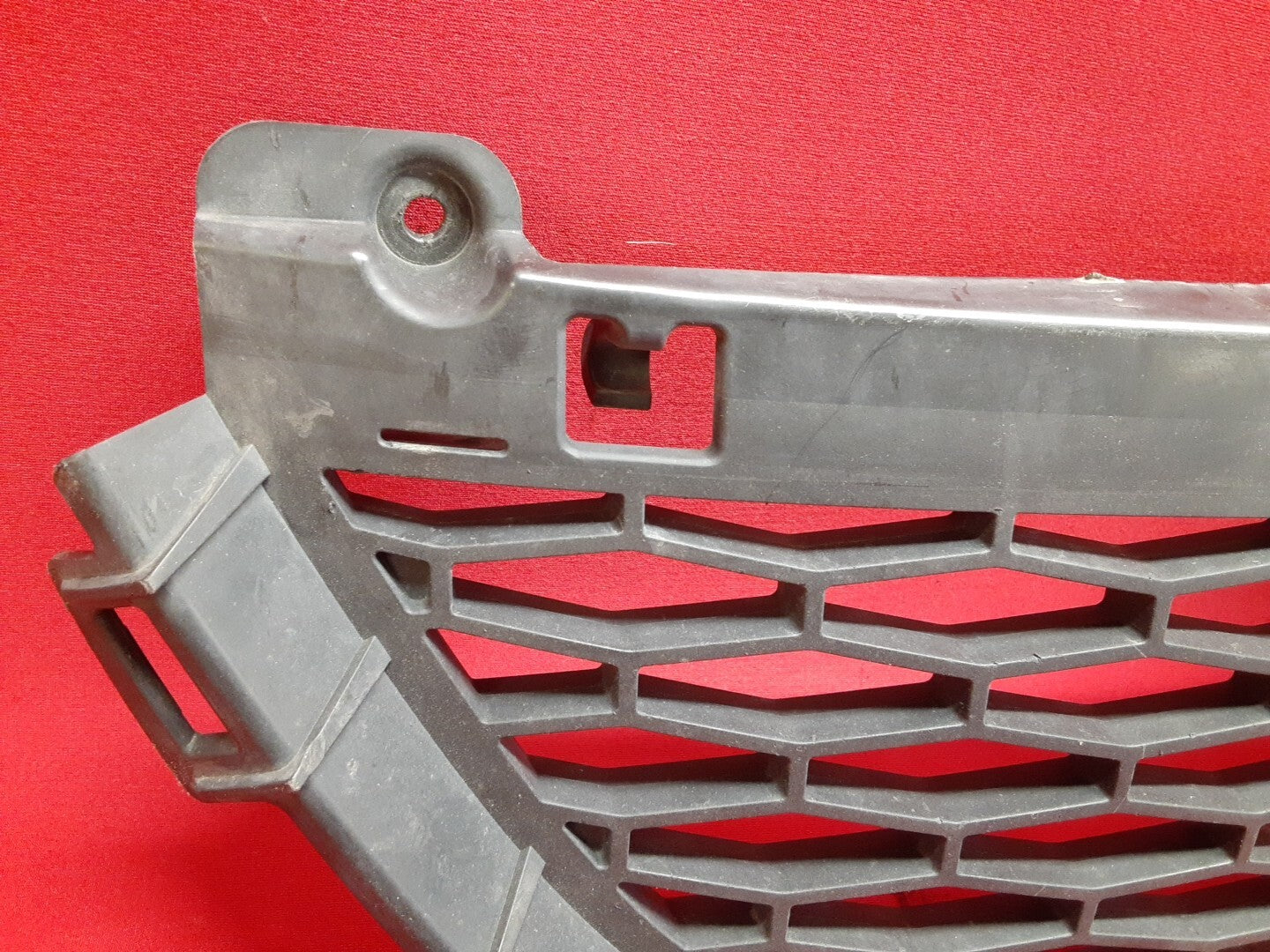 2016 Land Rover Discovery Sport FRONT LOWER Bumper Grille FK72-17K945-A