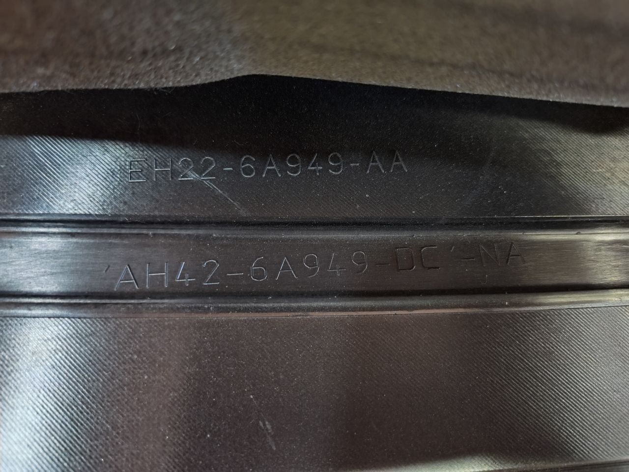 2010-2013 Land Rover LR4 Range Rover 5.0L V8 Engine Appearance Cover Shield