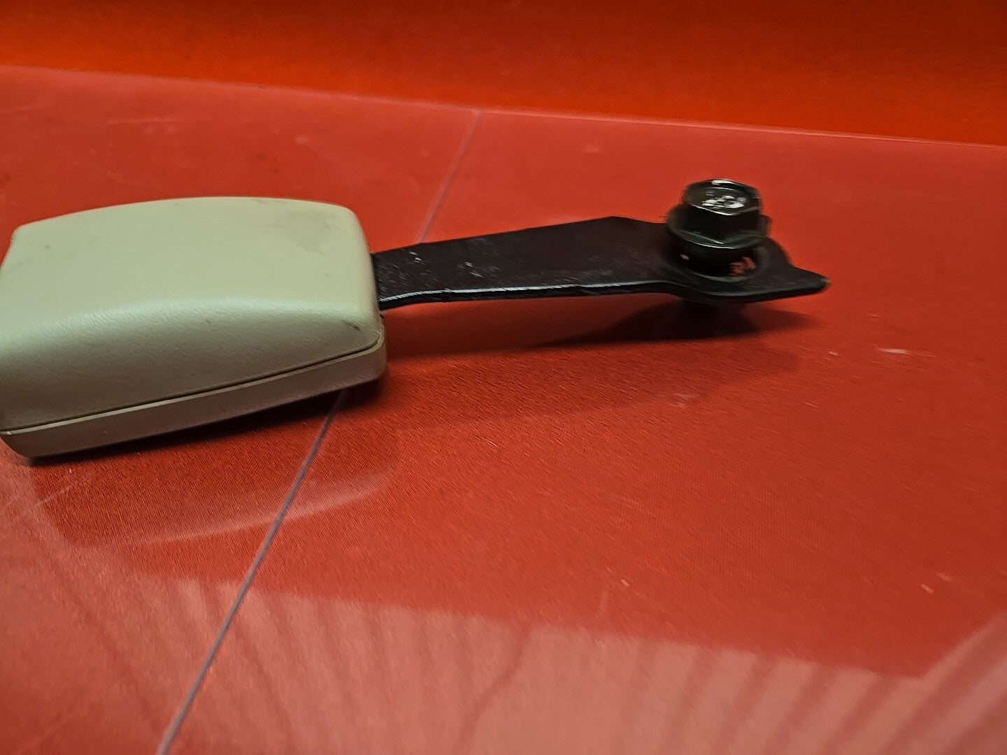 2001 - 2006 Mitsubishi Montero LIMITED/XLS RIGHT PASSENGER Seat Belt Buckle