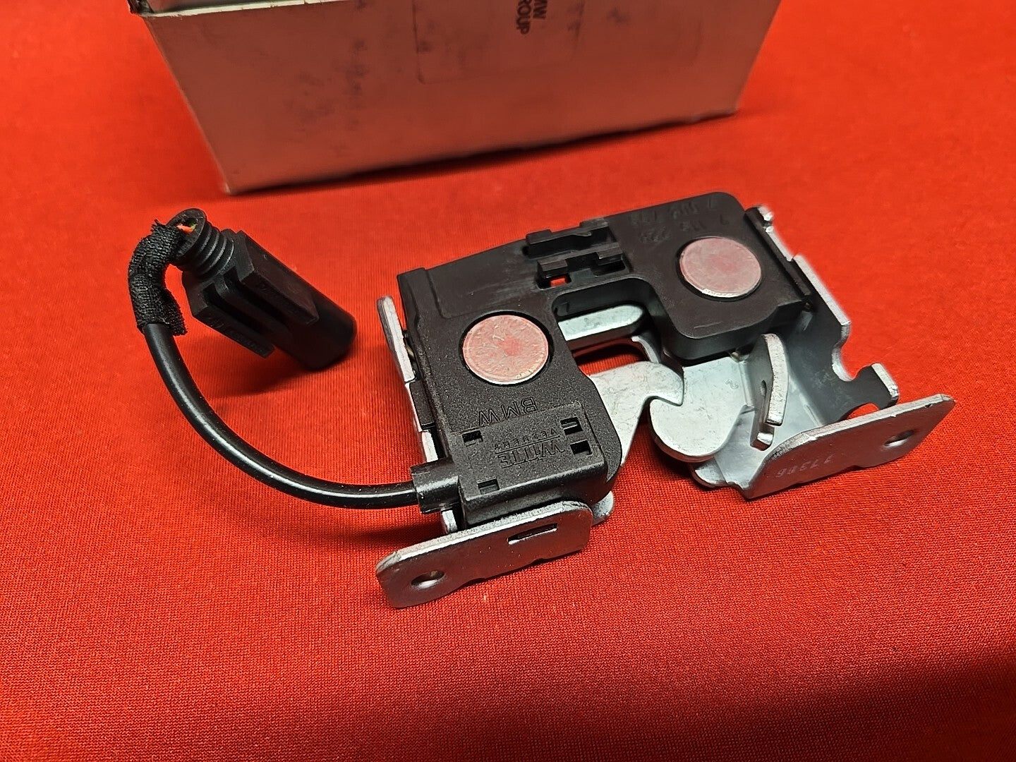Genuine OEM 2004 - 2015 BMW Left or Right Hood Bonnet Latch Lock Actuator