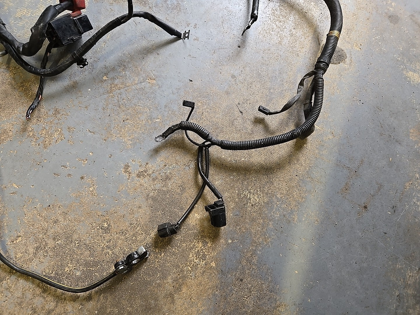 2001 Mitsubishi Montero LIMITED / XLS Positive Battery Cable Harness to Junction