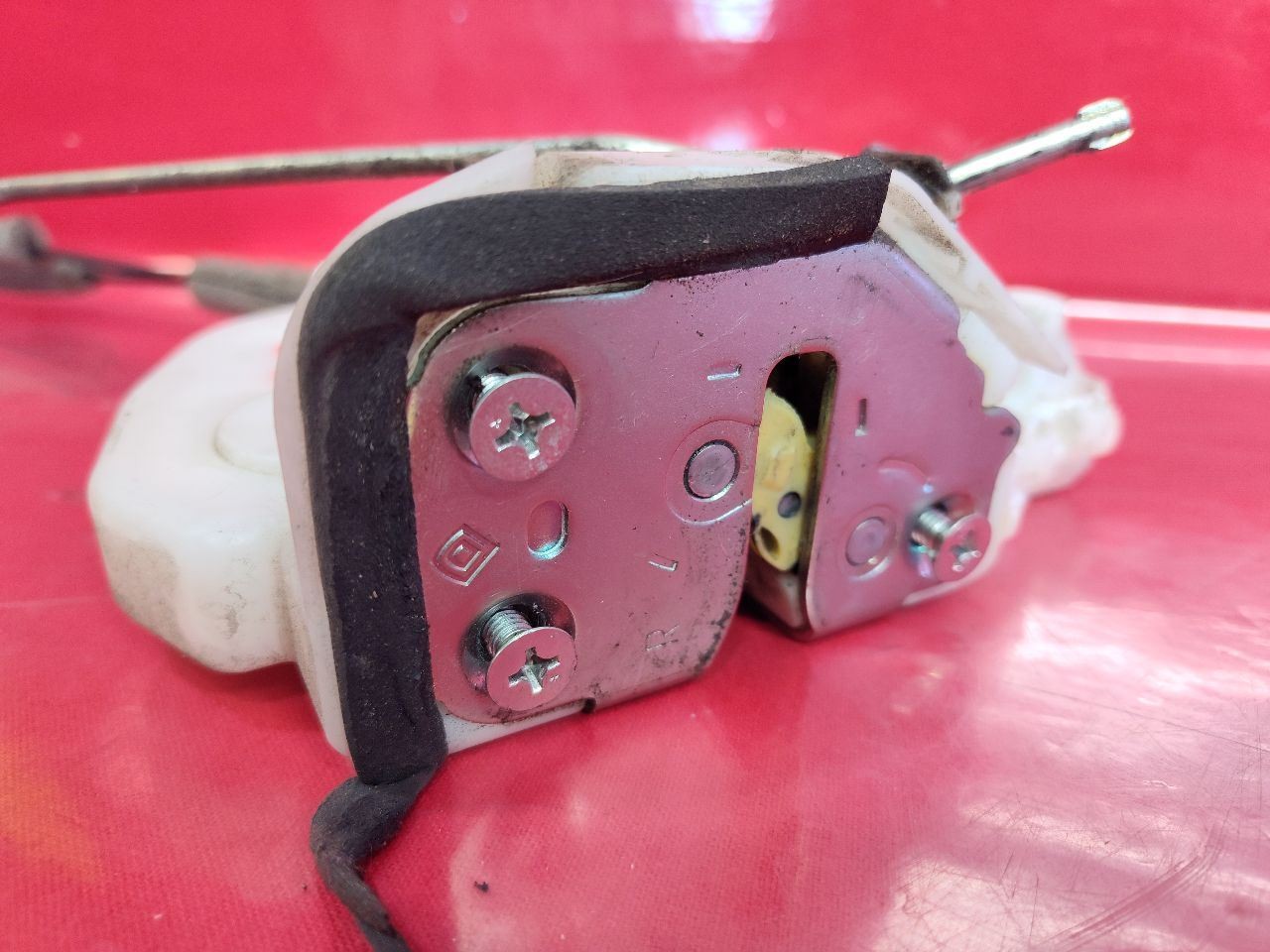 2009-2015 Honda Pilot FRONT RIGHT PASSENGER Door Latch Lock Actuator w/ Cables