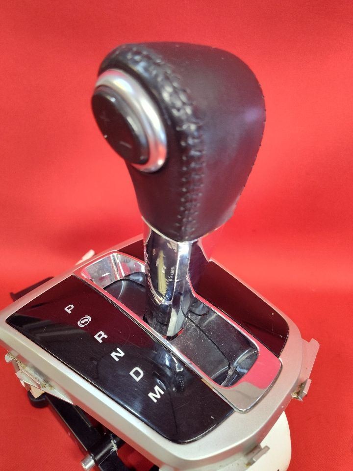2012-2015 Chevrolet Captiva Sport Automatic Gear Shifter Lever w/ Leather Knob