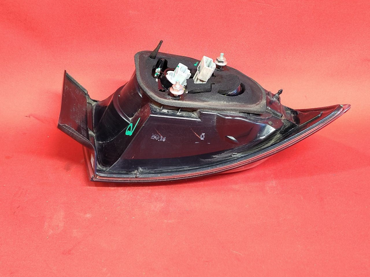 2007-2009 Mazda Mazda3 SEDAN Quarter Mounted RIGHT PASSENGER Tail Light Lamp LED
