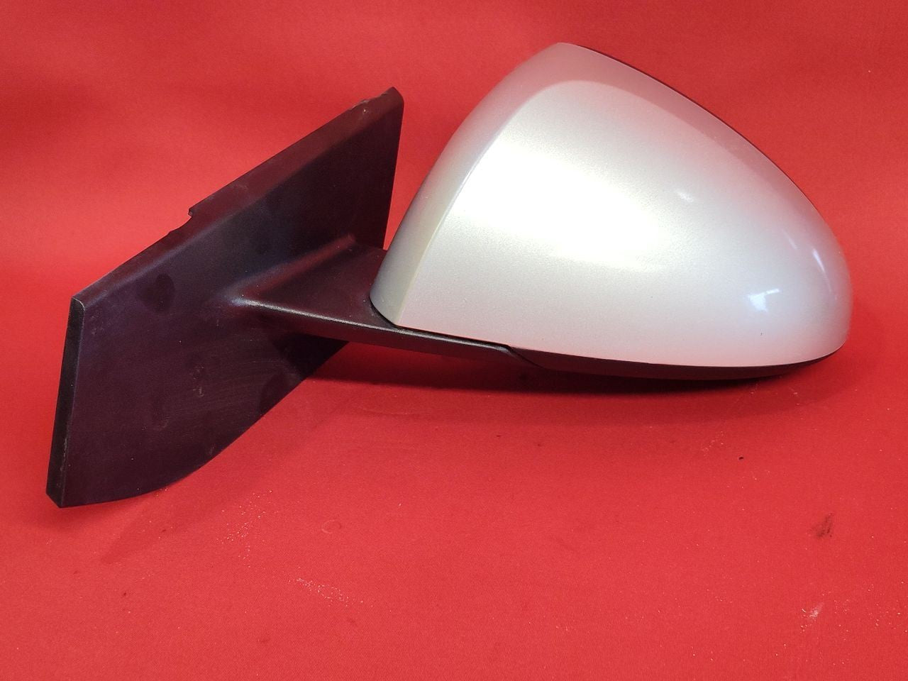 2014-2016 Chevy Spark LEFT DRIVER Door Mirror 636R Switchblade / GAN Silver Ice