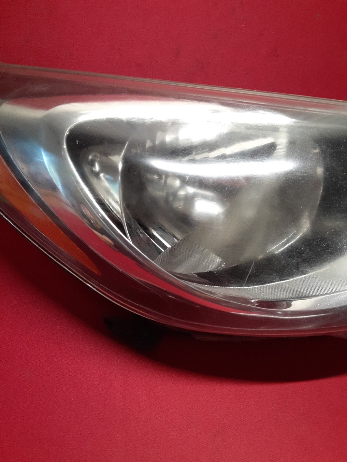 2012 - 2014 Hyundai Accent RIGHT PASSENGER Headlight Lamp Halogen 	92102-1R010