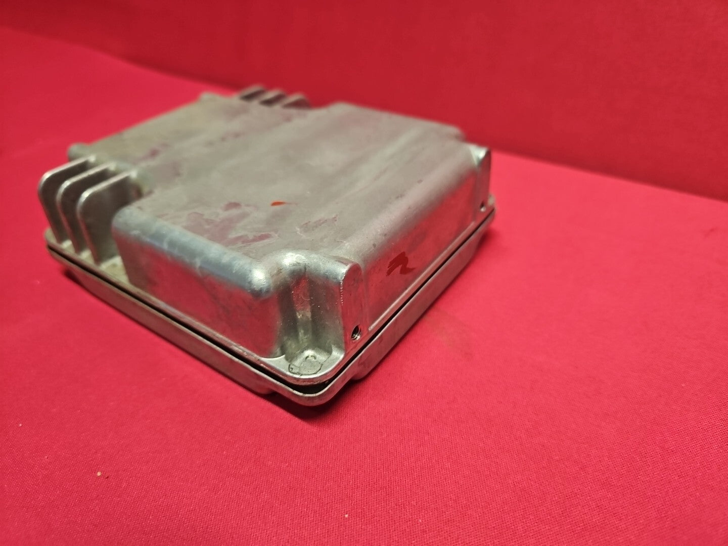 2009 2010 Pontiac Vibe Accessory AC & DC Power Inverter Control Module 88975518