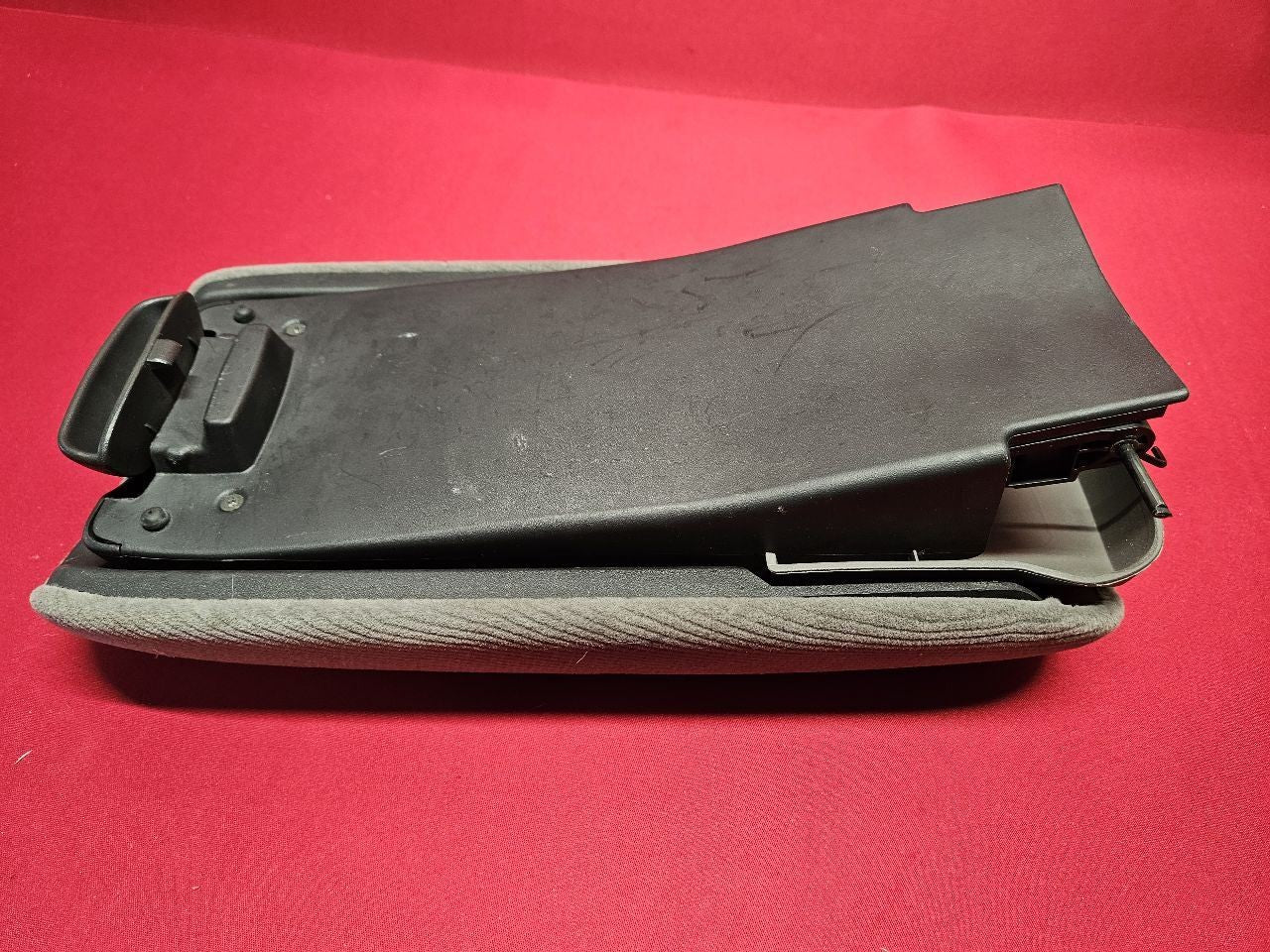 1995-1999 Oldsmobile Aurora Floor Center Console Arm Rest Lid Top Grey Cloth