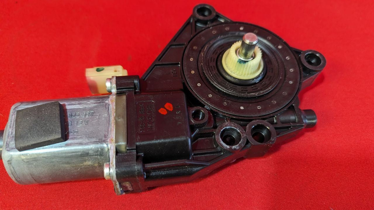 2011-2015 Kia Sorento FRONT RIGHT PASSENGER Power Window Motor 82460-1U000