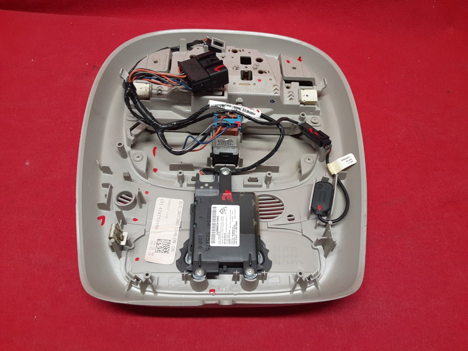 2005 2006 2007 2008 2009 GMC Envoy Upper Dome Roof Map Light Console w/ Sunroof