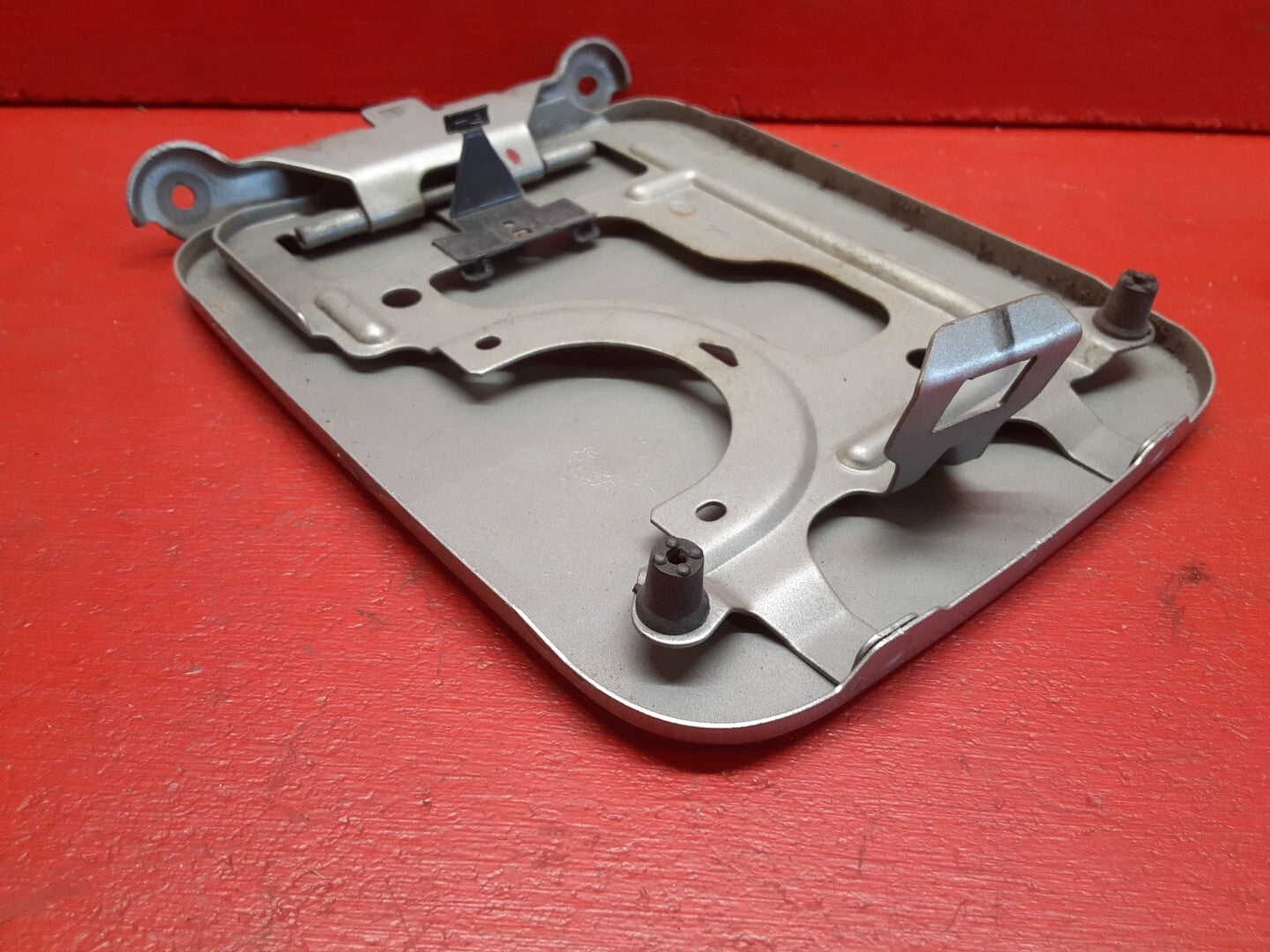 2000 - 2006 Nissan Sentra Fuel Filler Door Lid and Gas Cap