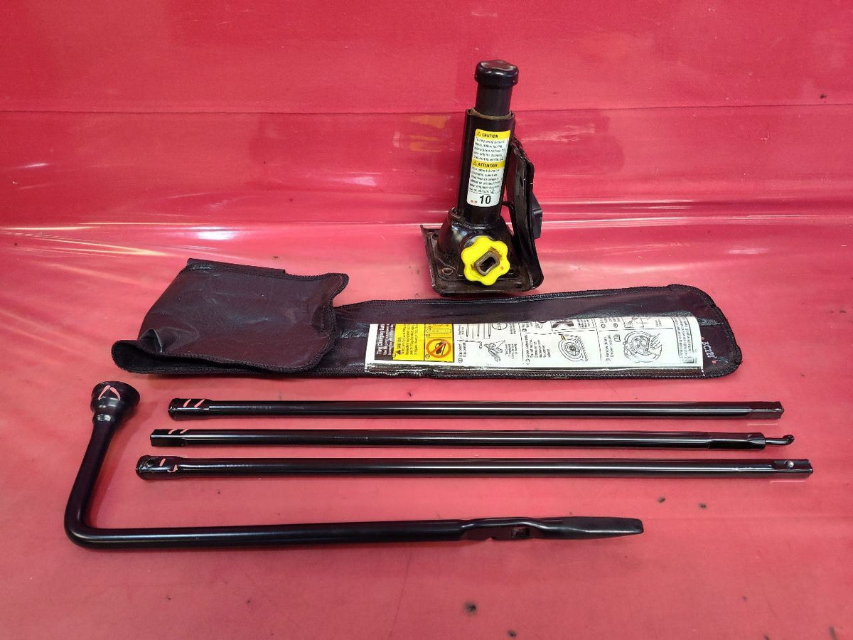 1999-2003 Chevy GMC Cadillac Suv / Truck 1500 or 1/2 Ton Bottle Jack Tool Set