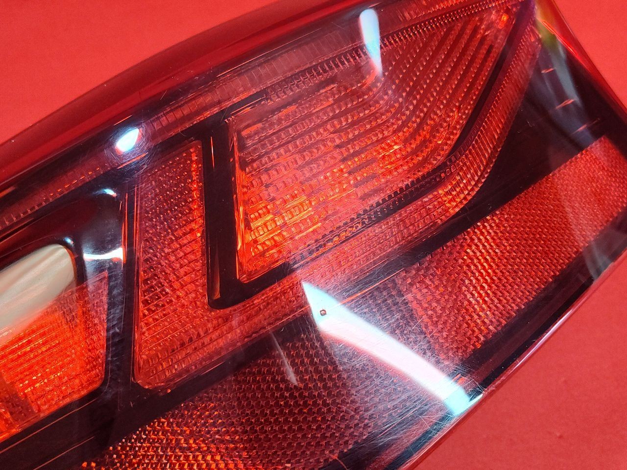 2019-2024 Kia Forte LEFT DRIVER OUTER Quarter Incandescent Tail Light Lamp