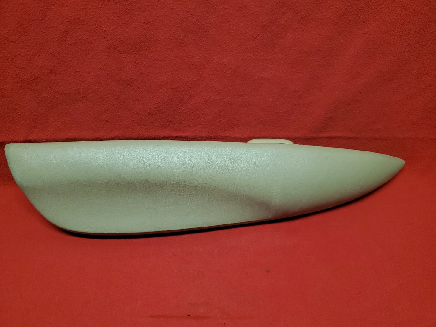 2005 2006 2007 2008 Chevrolet Chevy Trailblazer REAR LEFT Door Arm Rest Tan