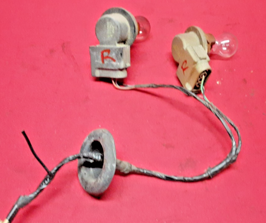 2005 2006 2007 - Ford Focus - Sedan Taillight Passenger Right - PIGTAIL WIRING