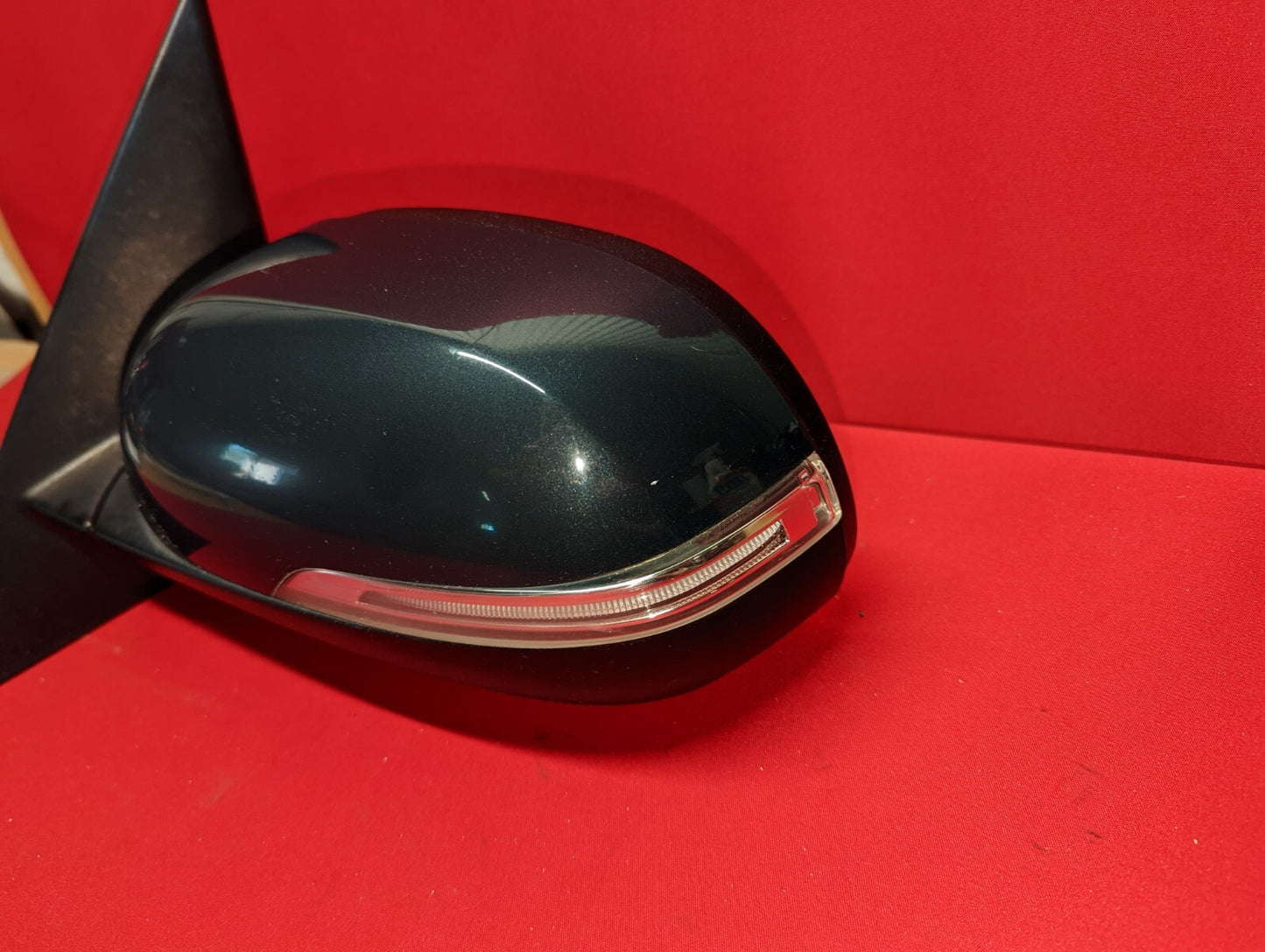 2014-2019 Kia Soul LEFT DRIVER Door Mirror 8 WIRE Heated - Newport / Fathom Blue