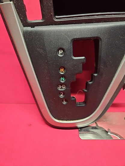 2009 2010 Pontiac Vibe A/T Floor Console Shifter Bezel Trim w/ Cubby 19204492