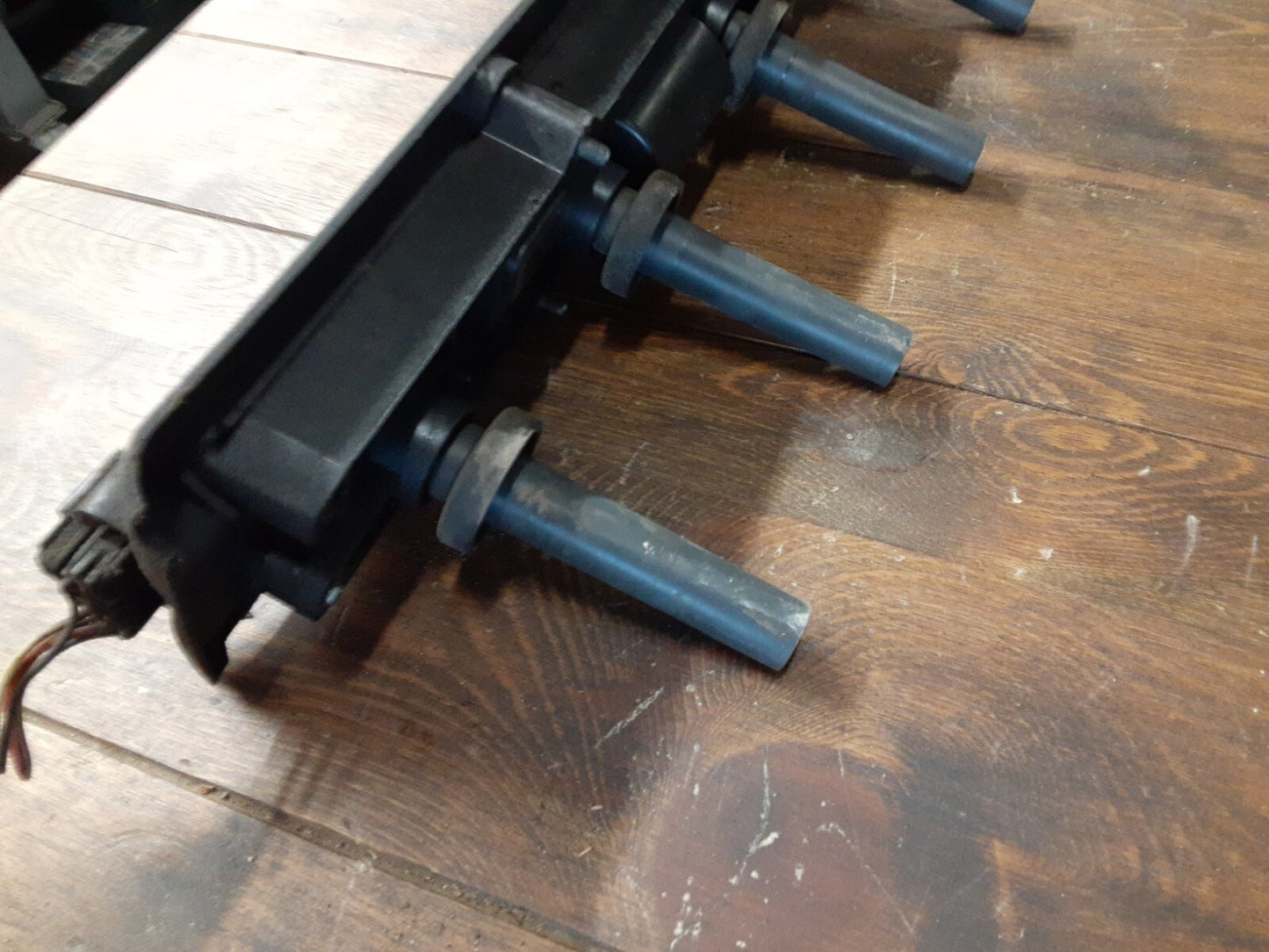 2000 - 2005 Chevy Olds Pontiac Saturn 2.2L L4 Ignition Coil Module Pack 12580538