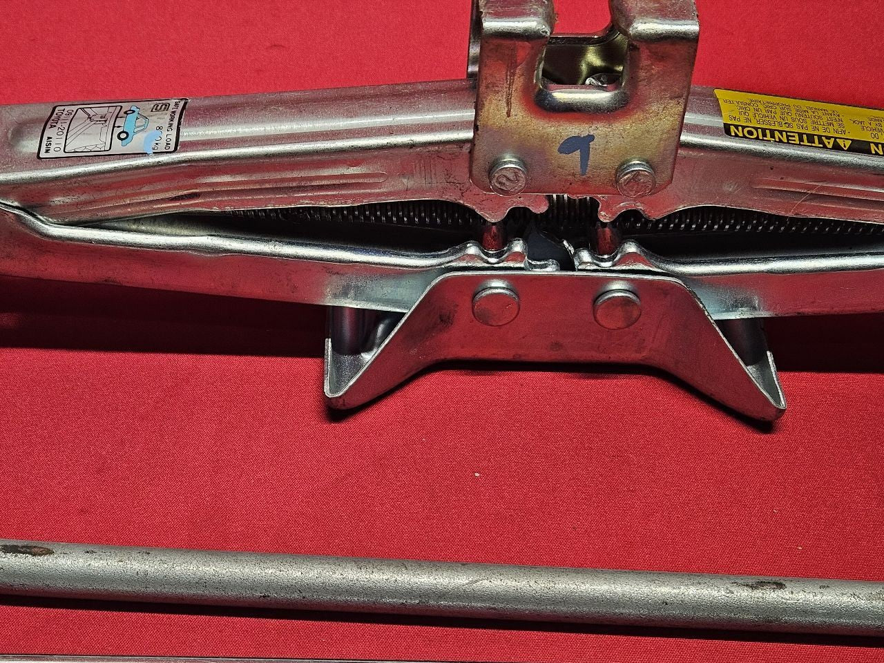 2001-2003 Toyota Prius Emergency Spare Tire Scissor Jack Wheel Wrench Set