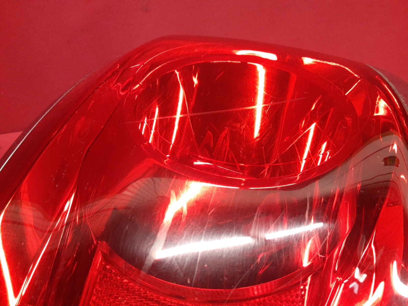 2008 - 2012 Buick Enclave LEFT DRIVER Outer Tail Light Lamp on Body 25954941
